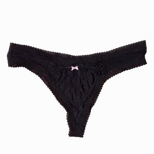 🆕BETSEY JOHNSON- THONG